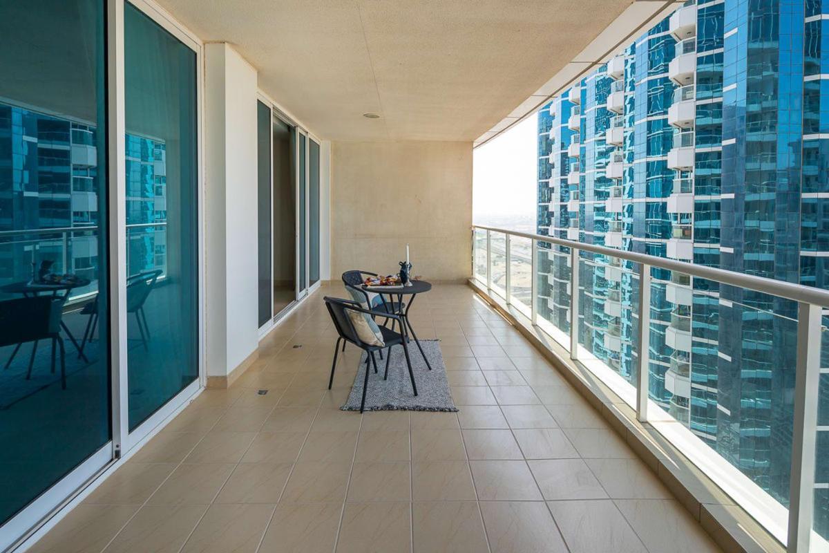 Frank Porter - Laguna Tower Dubái Exterior foto